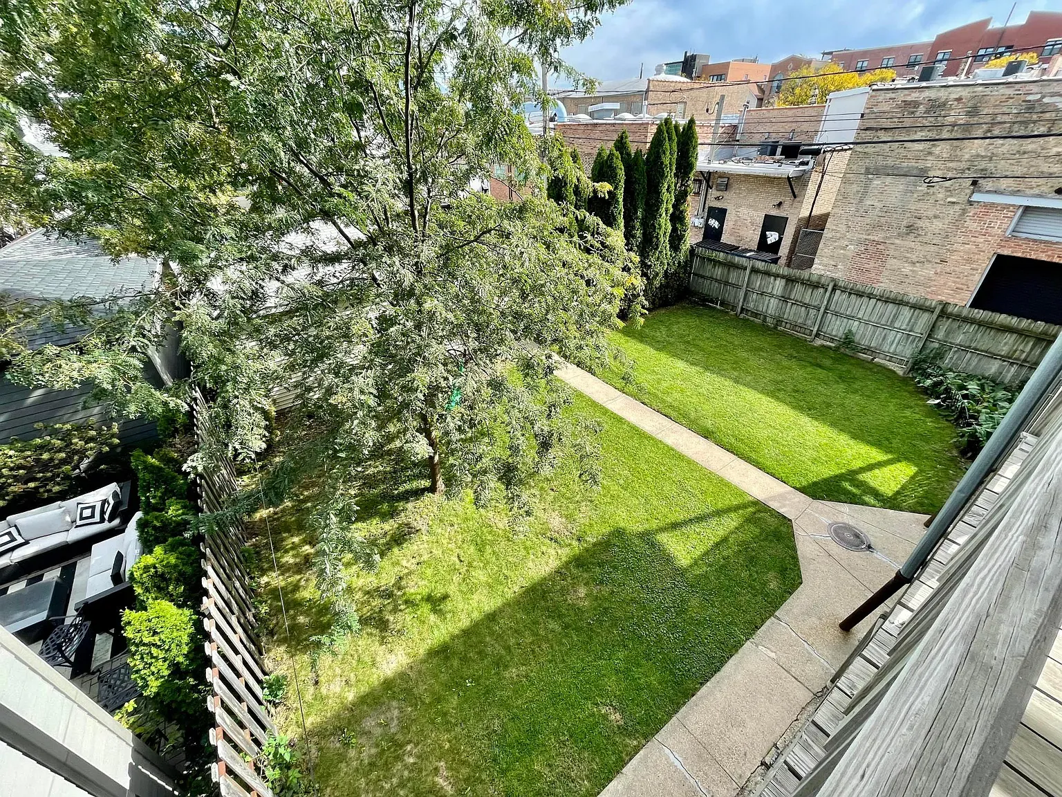 2417 N MAPLEWOOD AVE 60647-unit#02-Chicago-IL