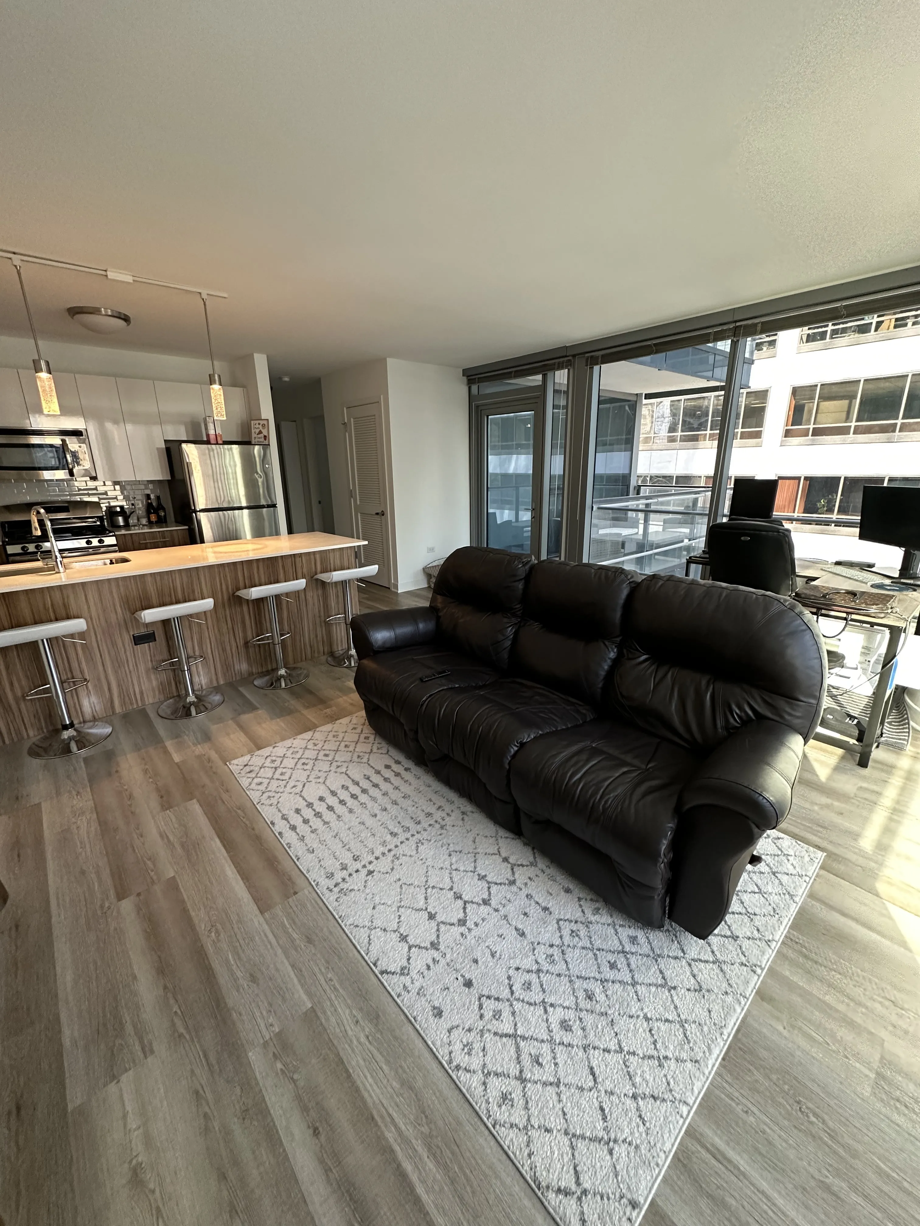 343 W WOLF POINT PLAZA 60654-Wolf Point West-unit#811-Chicago-IL