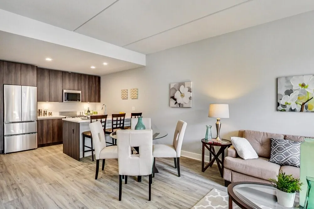 300 W DIVISION ST 60610-Arthurs of Old Town-unit#4-Chicago-IL