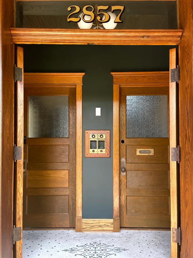 2857 N TROY ST 60618-unit#Apt1-Chicago-IL