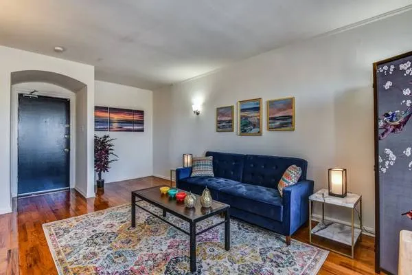 4423 N SHERIDAN RD 60640-The Sheridan North Apts-unit#ST-Chicago-IL