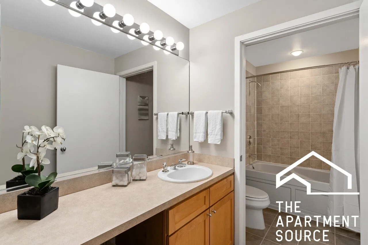 222 S RACINE AVE 60607-unit#302-Chicago-IL