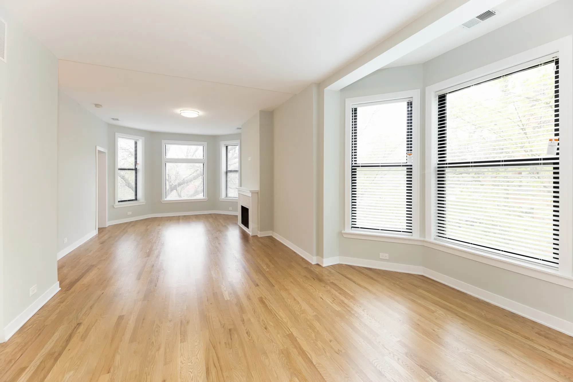 2922 W LOGAN BLVD 60647-unit#2E-Chicago-IL