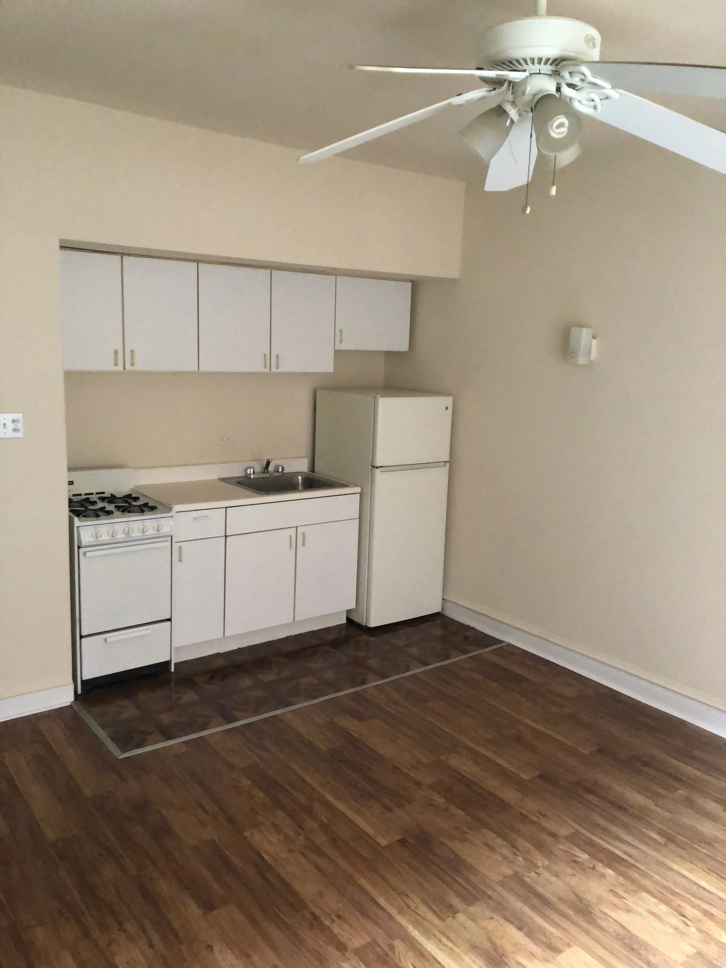 6916 N LAKEWOOD AVE 60626-unit#Apt1-Chicago-IL