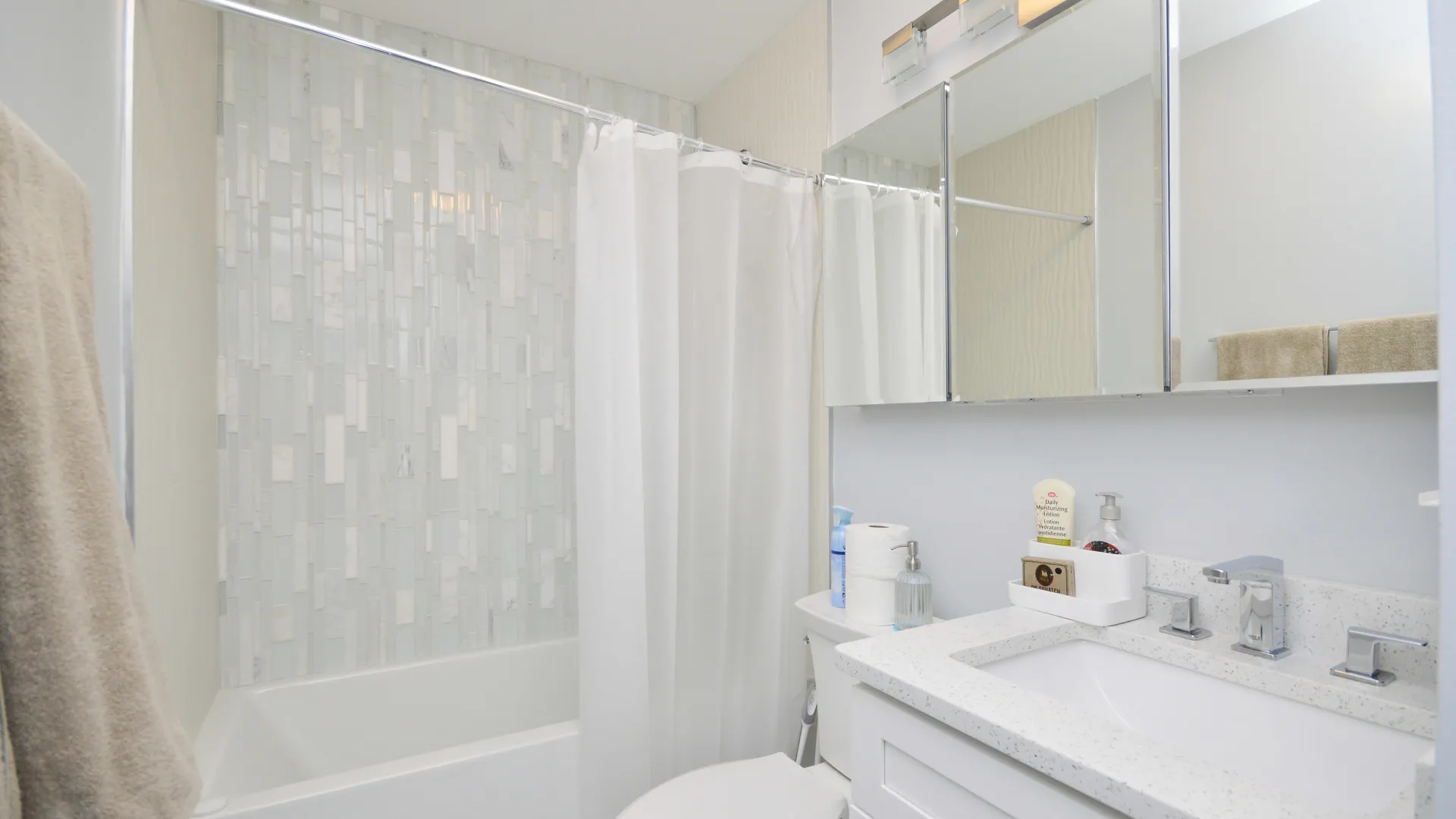 3150 N LAKE SHORE DR 60657-unit#9E-Chicago-IL