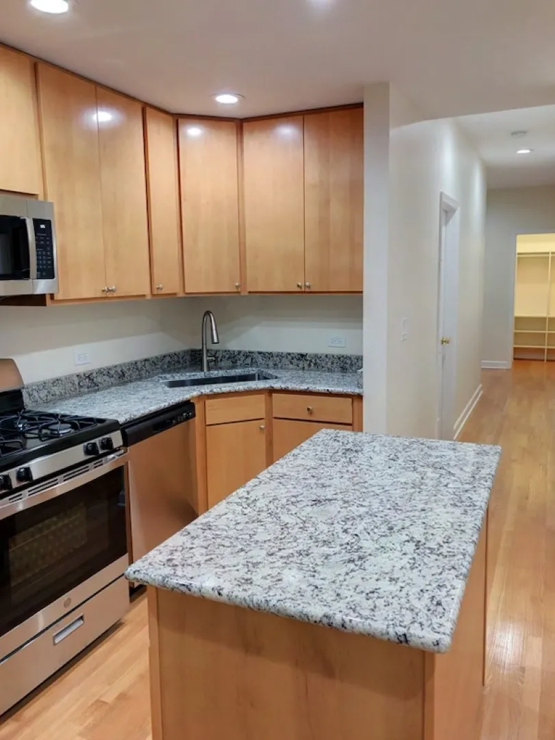1084 N MARSHFIELD AVE 60622-unit#1R-Chicago-IL