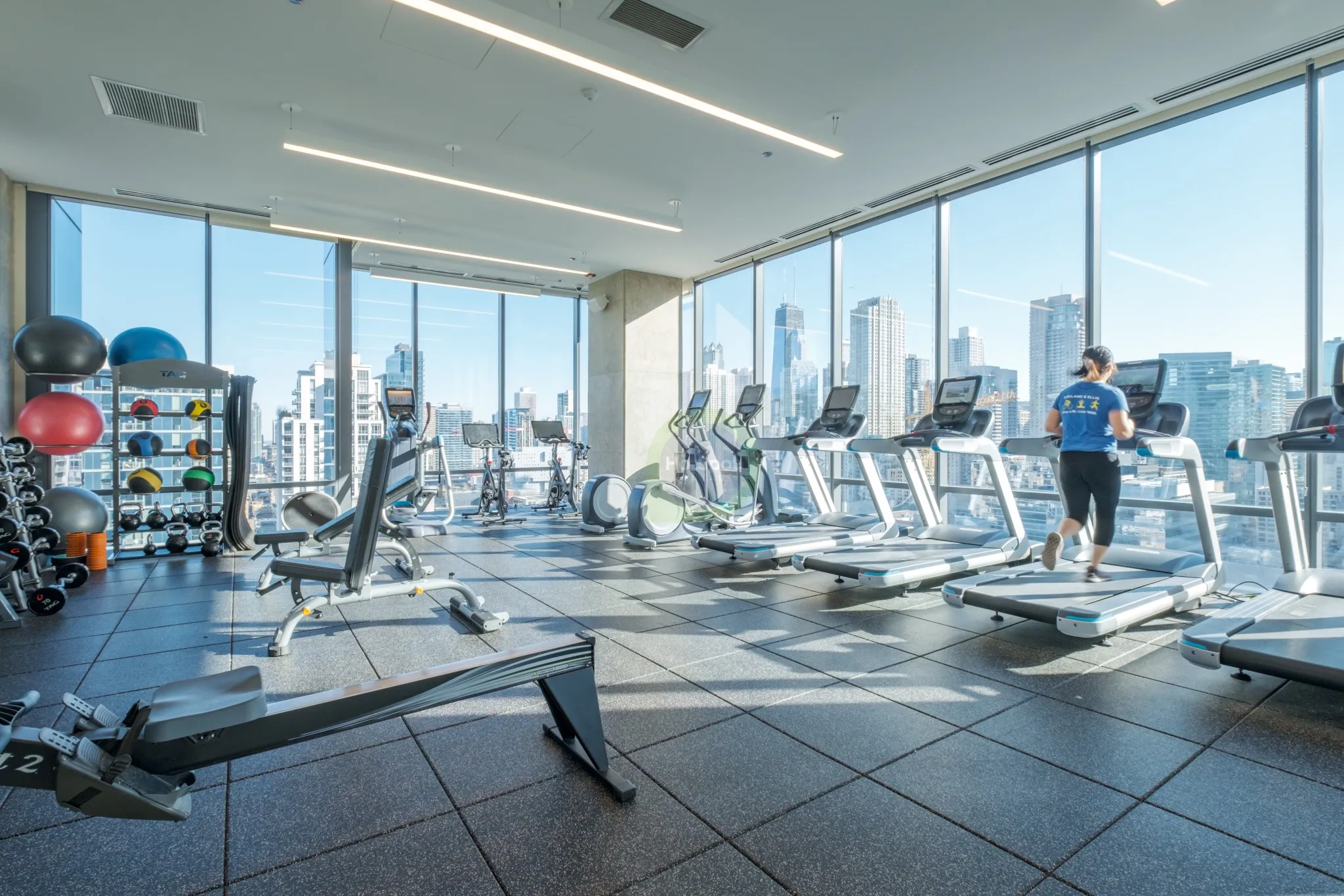 221 W HUBBARD ST 60654-Luxury-unit#810-Chicago-IL