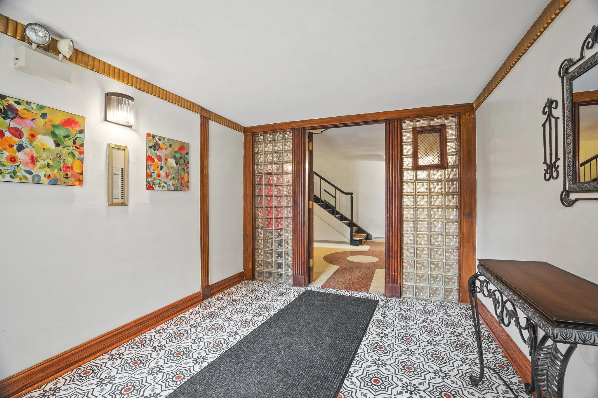 6200 N HOYNE AVE 60659-The Hoyne North Apartments-unit#02-B-Chicago-IL