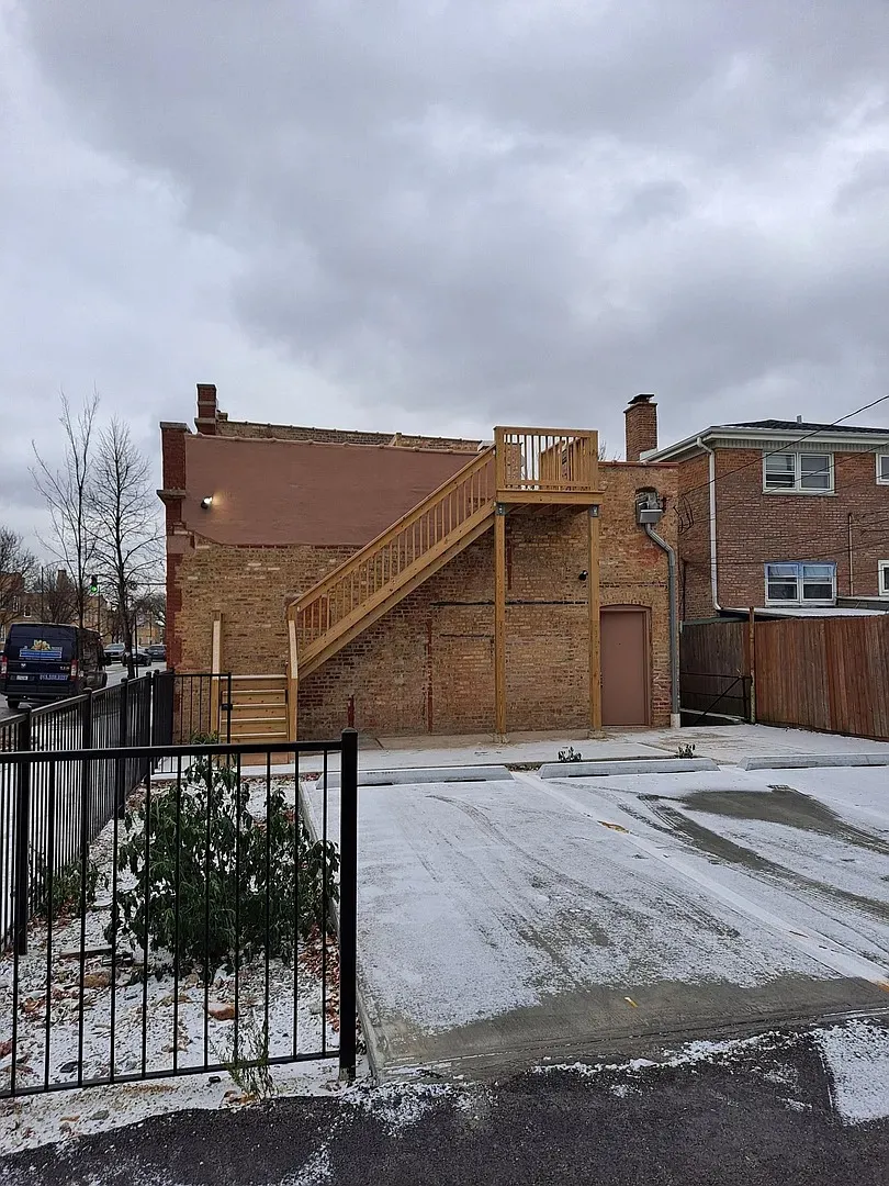 5200 W ROSCOE ST 60641-unit#01-S-Chicago-IL