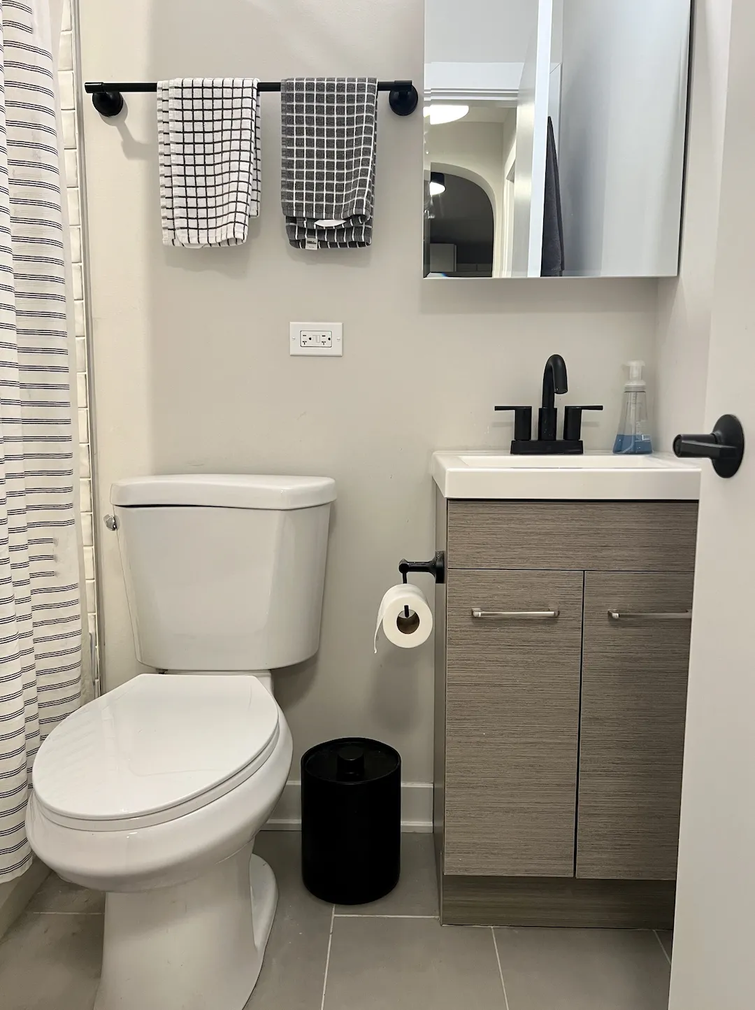 656 W WRIGHTWOOD AVE 60614-unit#206-Chicago-IL