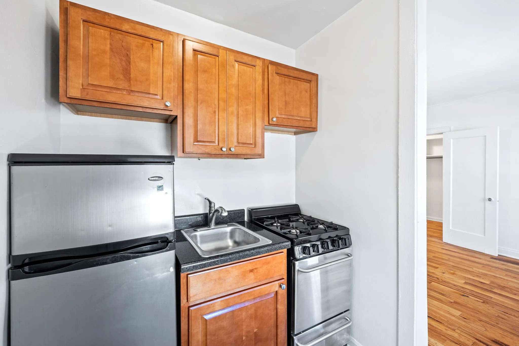 5633 N KENMORE AVE 60660-The Kenmore North Apartments-unit#00045-Chicago-IL