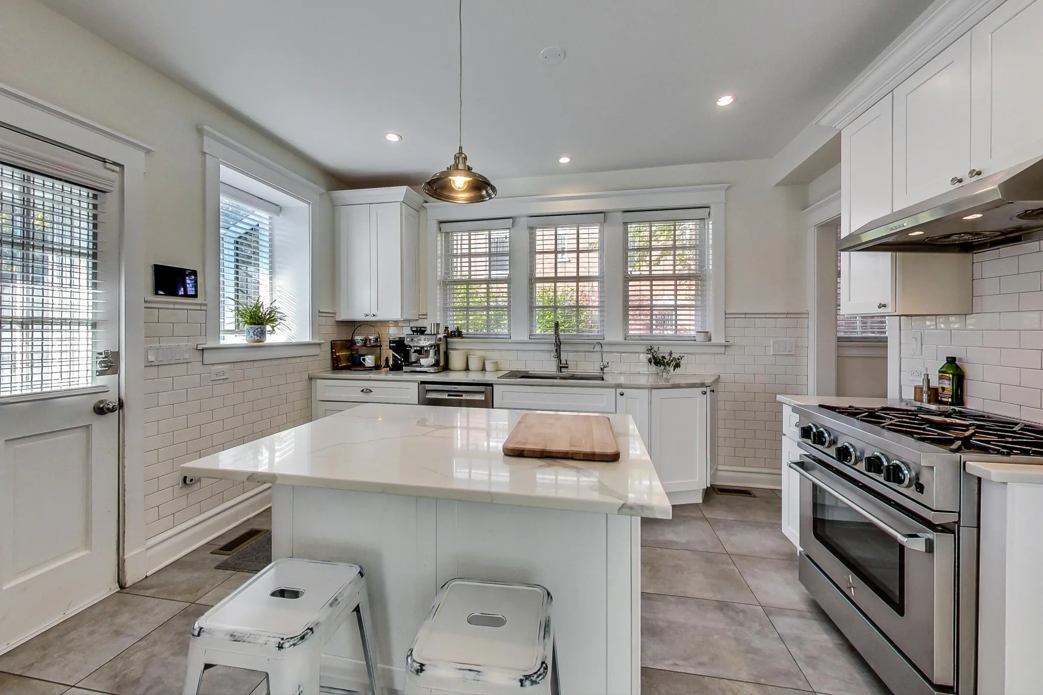 2550 N KIMBALL AVE 60647-Chicago-IL