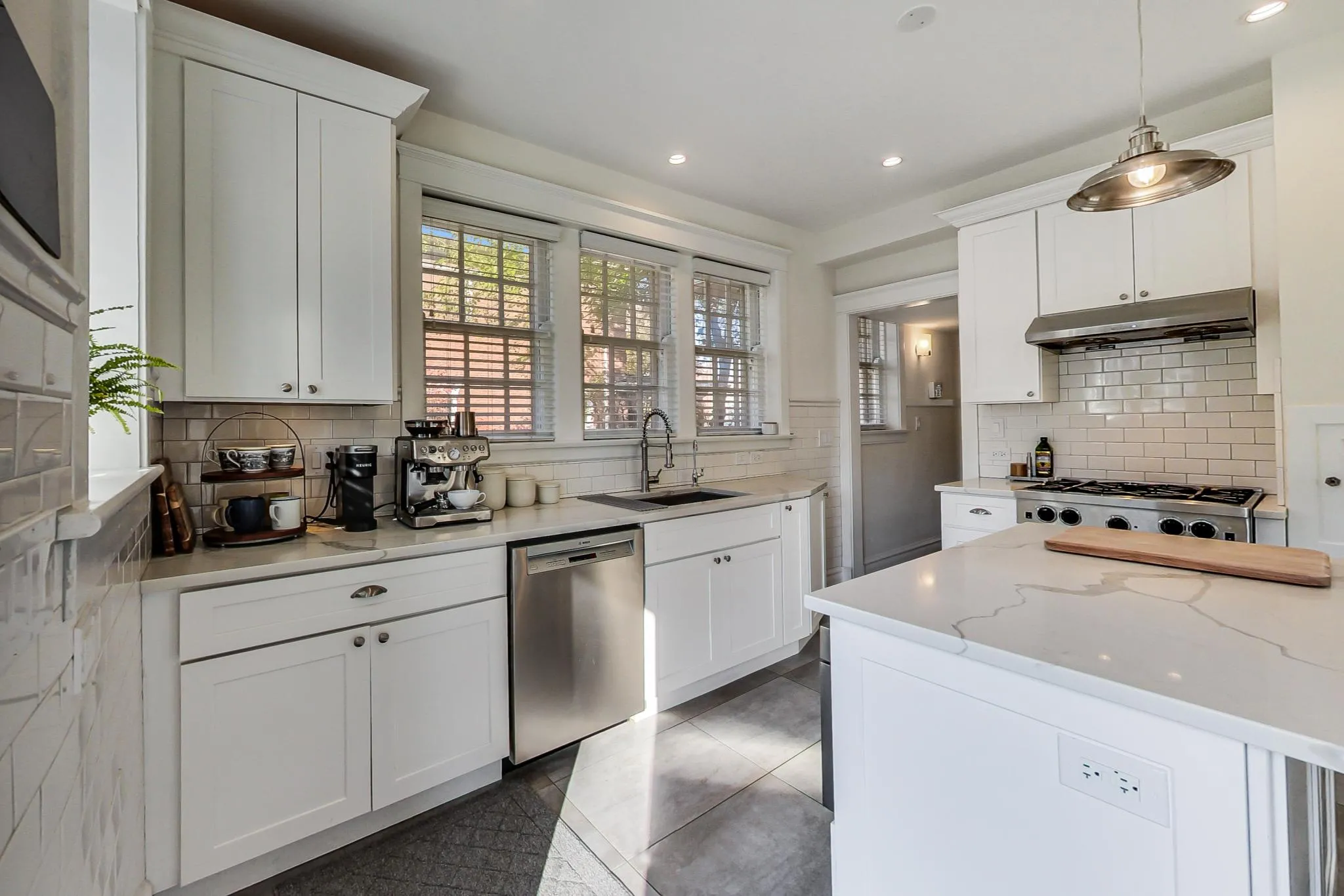 2550 N KIMBALL AVE 60647-Chicago-IL