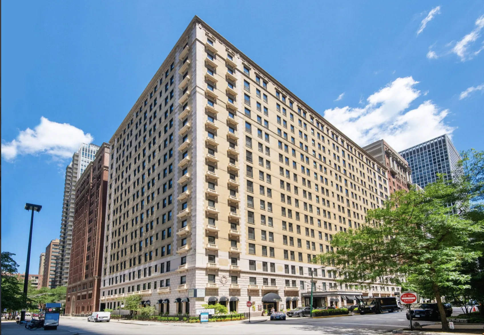 200 E CHESTNUT 60611-The Seneca-unit#322-Chicago-IL