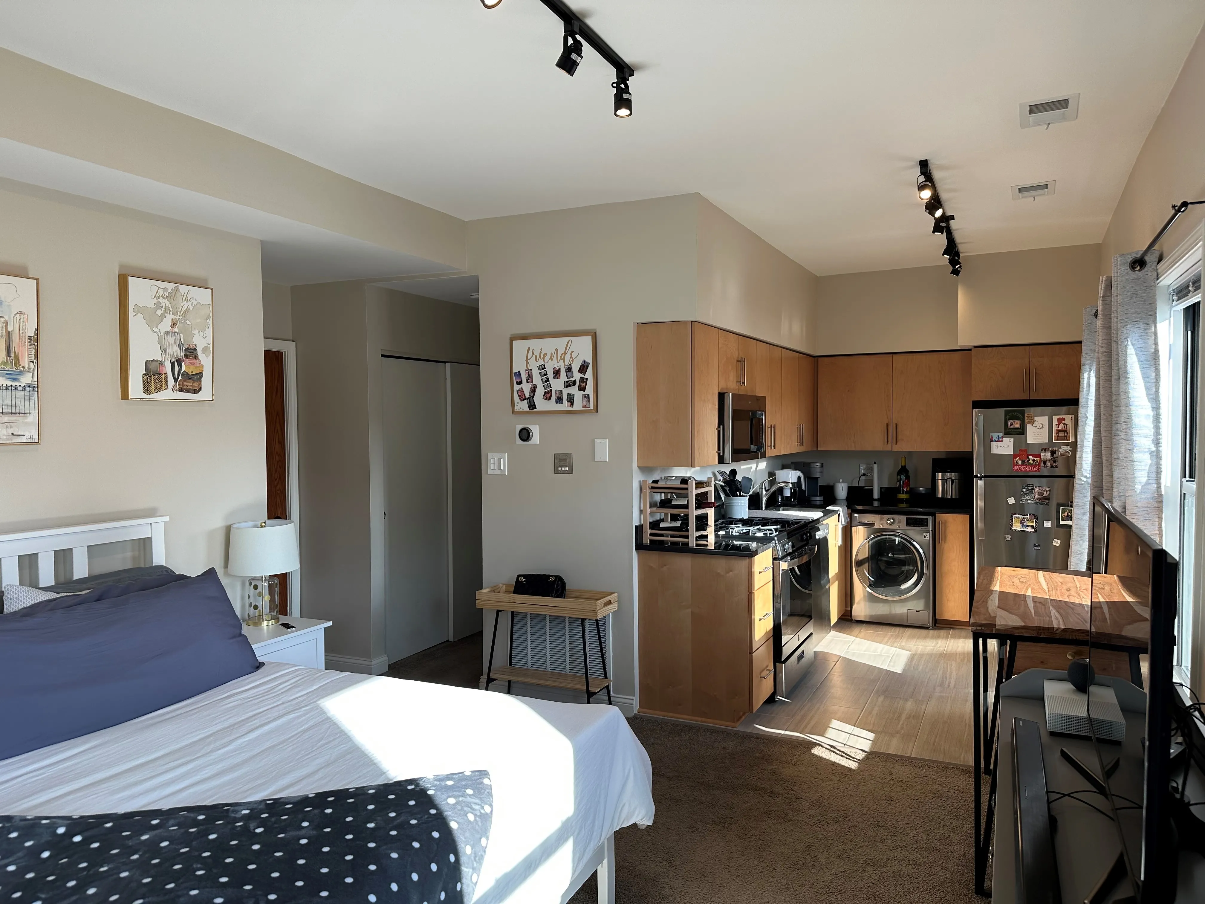3158 N CLARK ST 60657-Belmont Court-unit#H2F-Chicago-IL