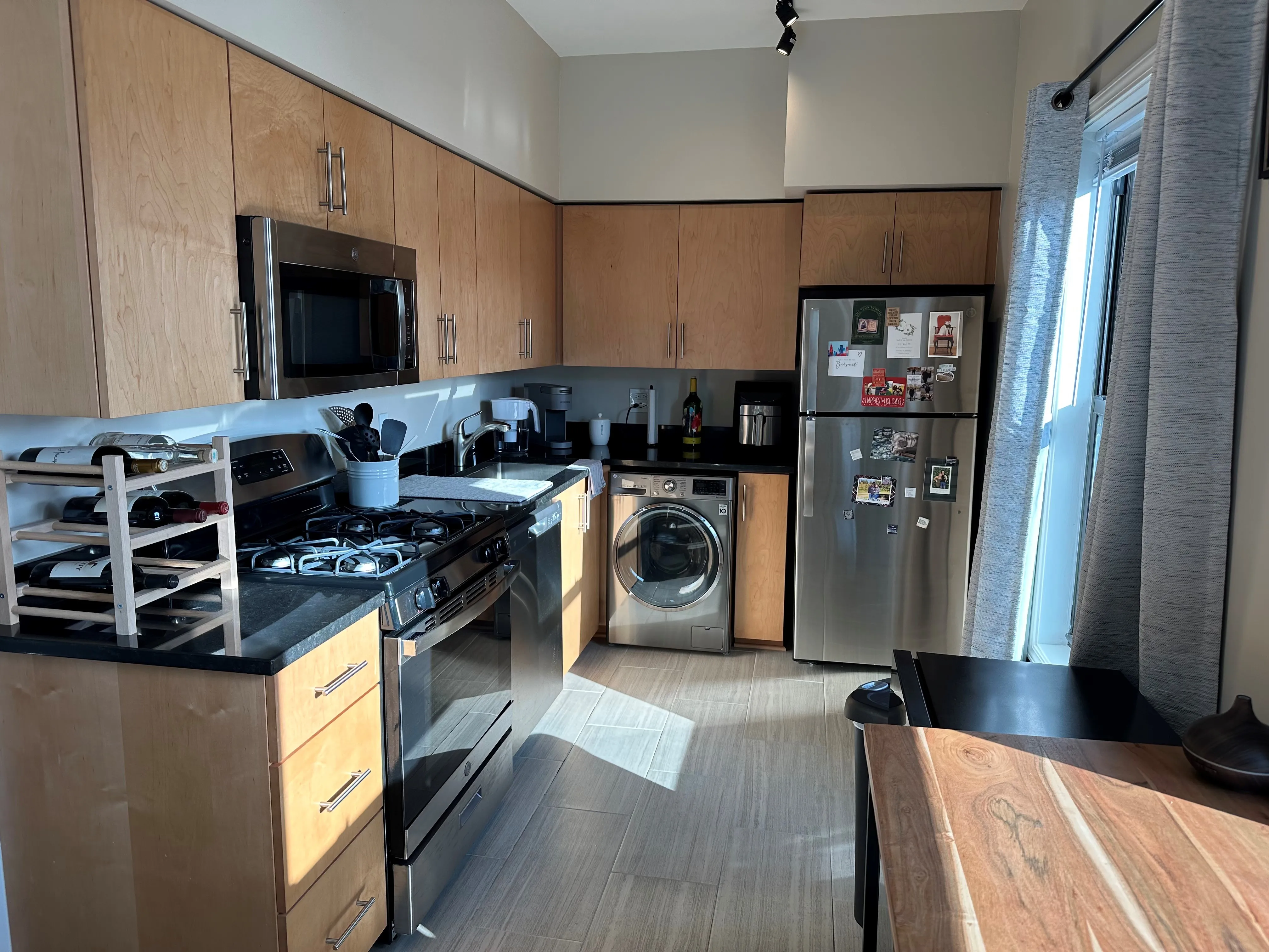 3158 N CLARK ST 60657-Belmont Court-unit#H2F-Chicago-IL