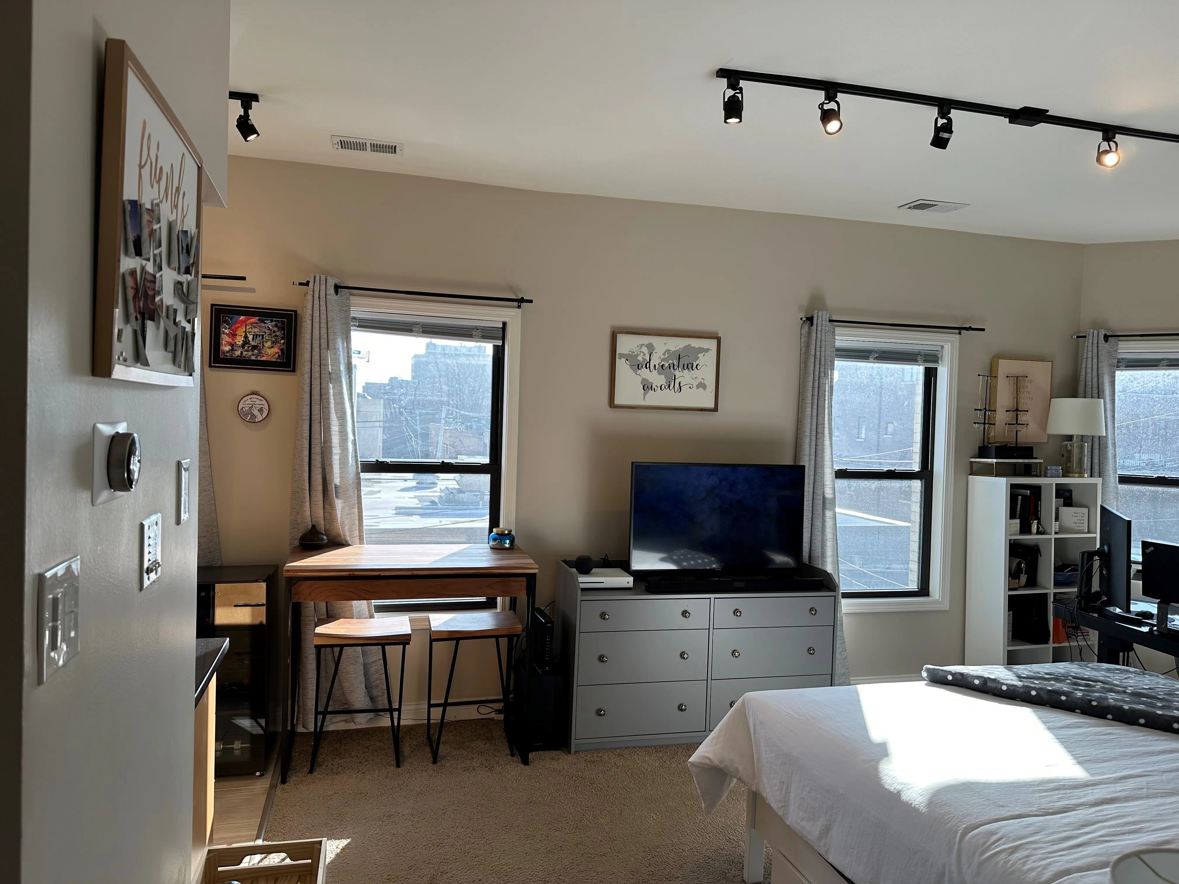 3158 N CLARK ST 60657-Belmont Court-unit#H2F-Chicago-IL
