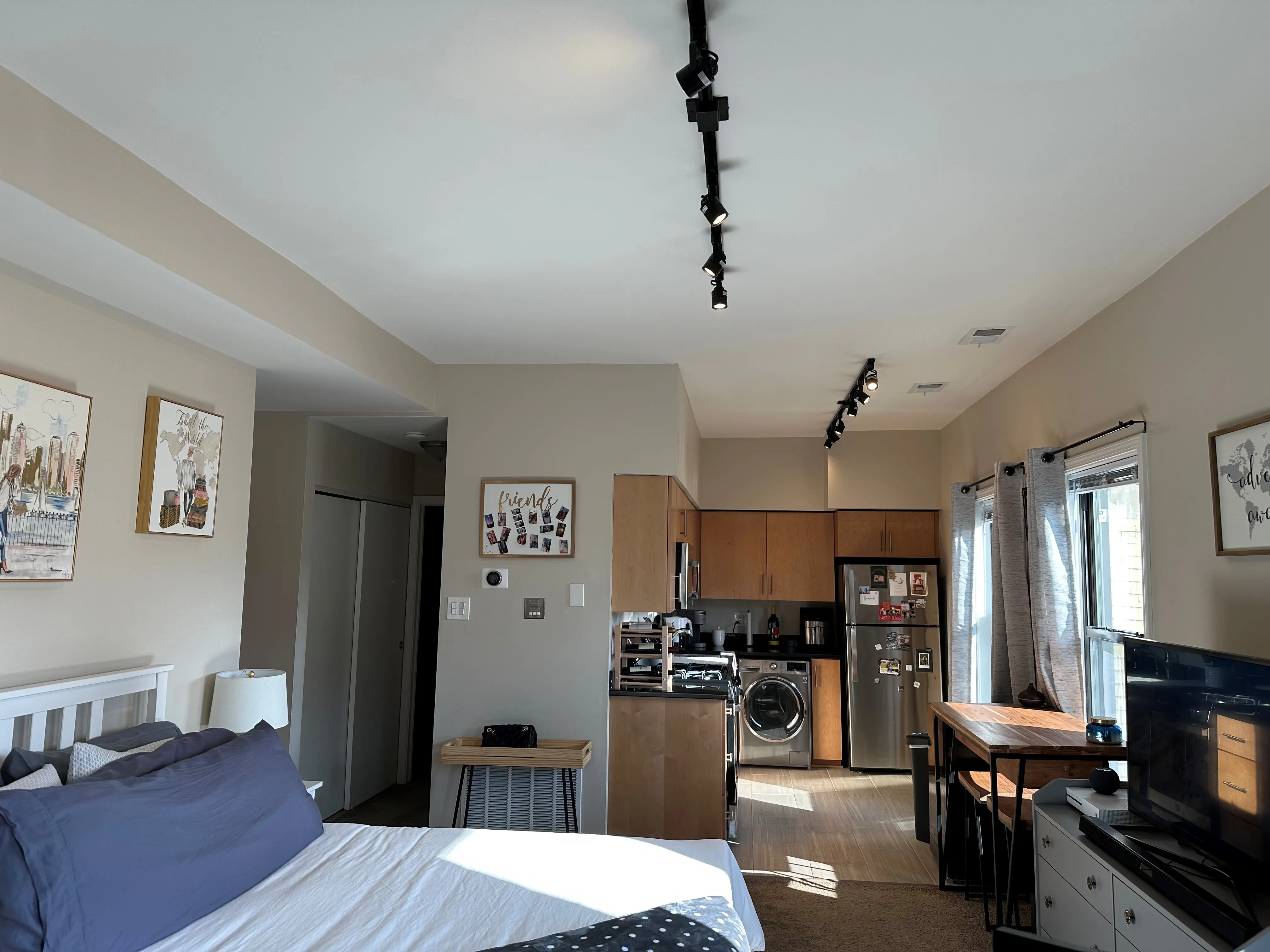 3158 N CLARK ST 60657-Belmont Court-unit#H2F-Chicago-IL