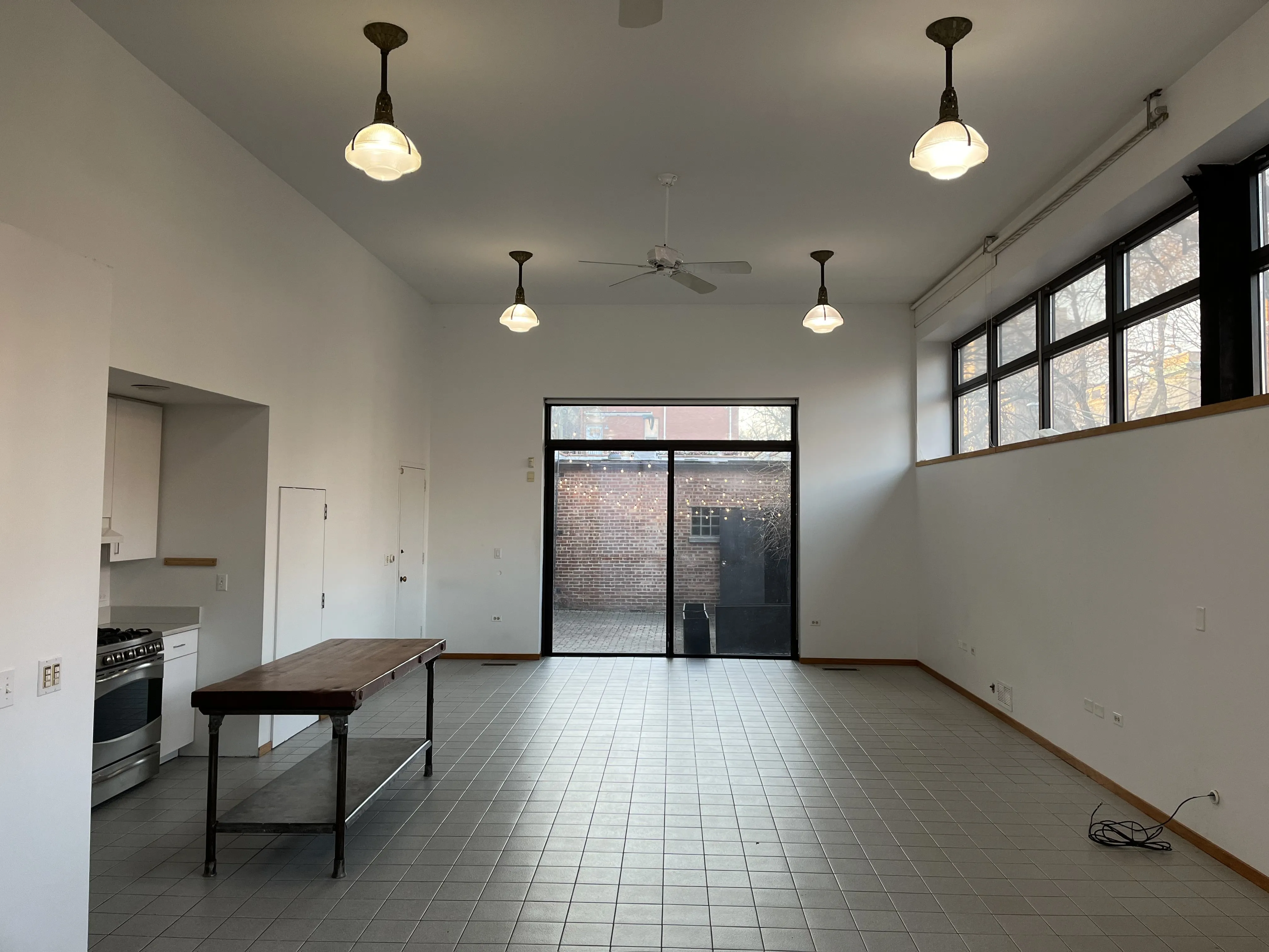 2159 W EVERGREEN AVE 60622-unit#Apt1-Chicago-IL