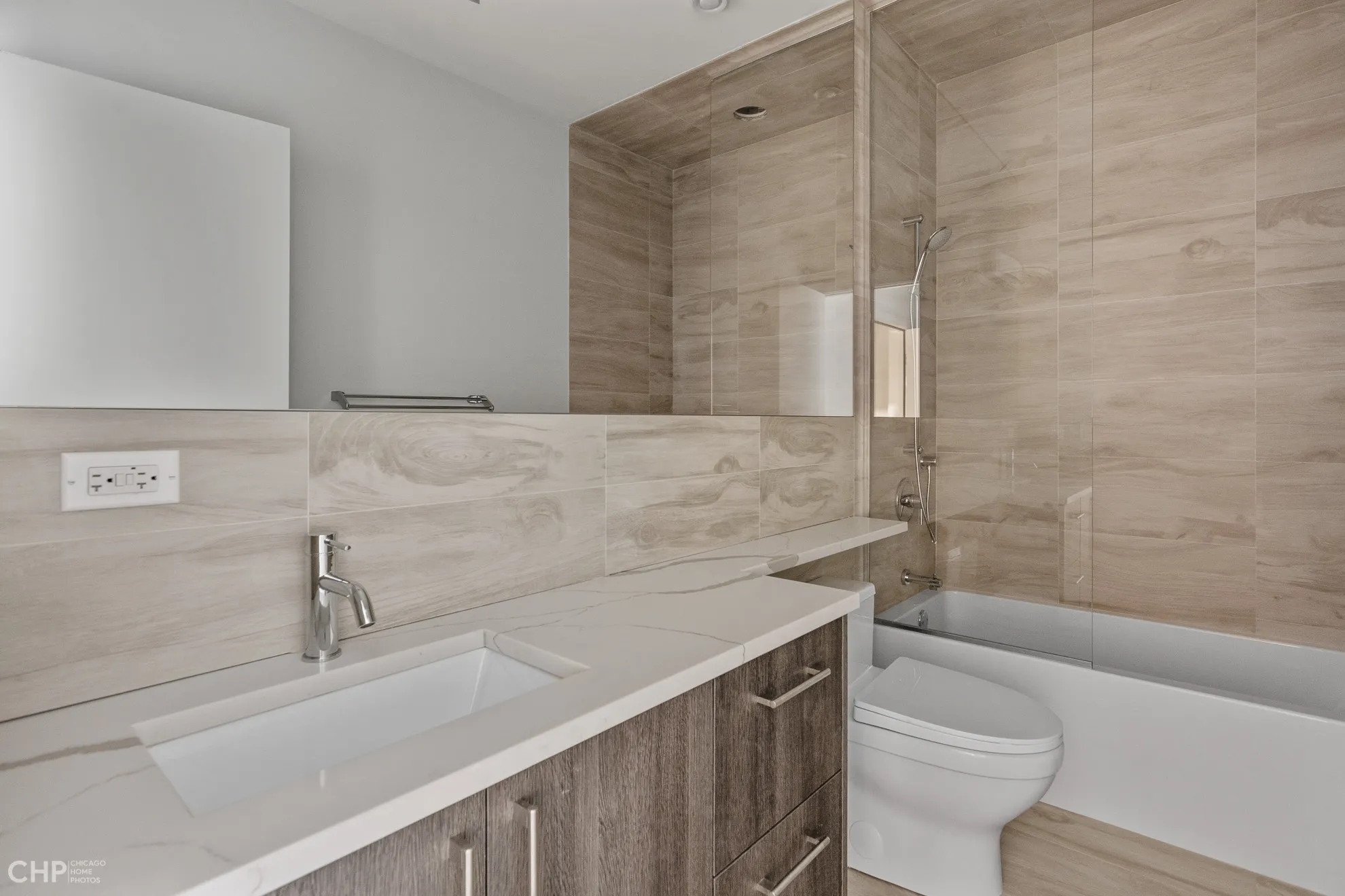 1957 N FAIRFIELD AVE 60647-unit#2I-Chicago-IL