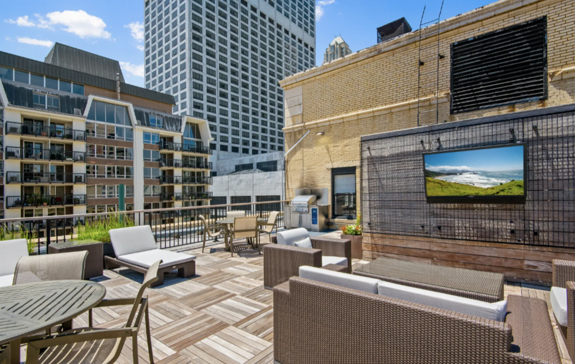 200 E CHESTNUT 60611-The Seneca-unit#322-Chicago-IL