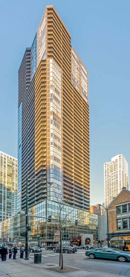 10 E ONTARIO ST 60611-unit#1206-Chicago-IL