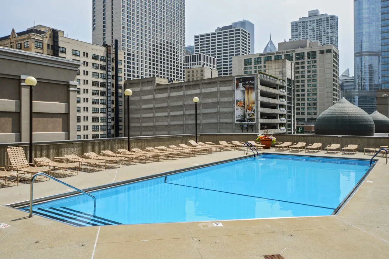 10 E ONTARIO ST 60611-unit#1206-Chicago-IL