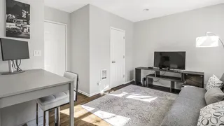 720 W EVERGREEN AVE 60610-Townhouse For Rent-Chicago-IL