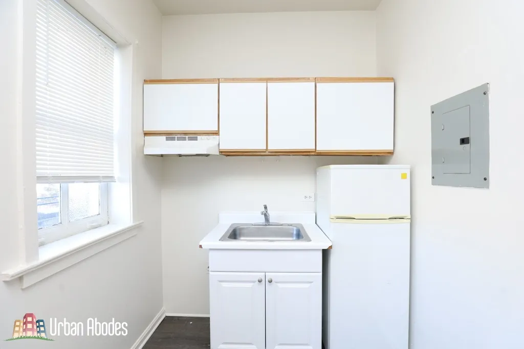 3957 W IRVING PARK RD 60618-unit#206-Chicago-IL