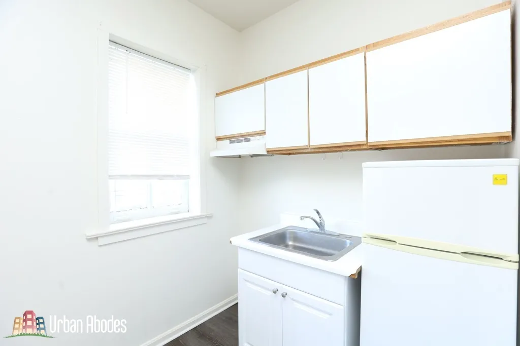 3957 W IRVING PARK RD 60618-unit#206-Chicago-IL