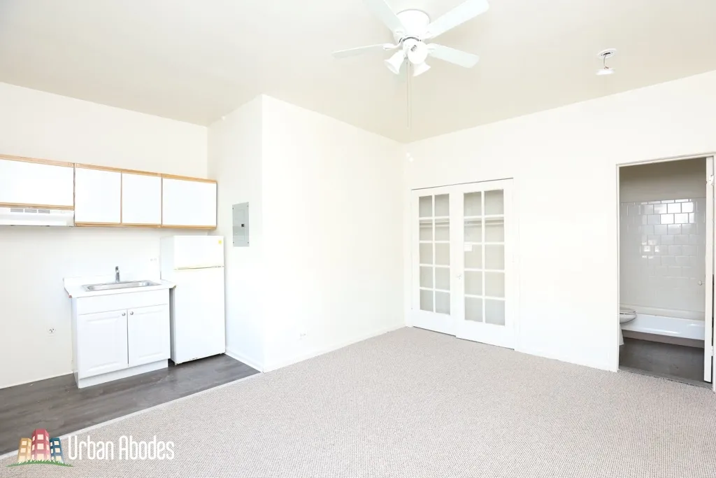 3957 W IRVING PARK RD 60618-unit#206-Chicago-IL