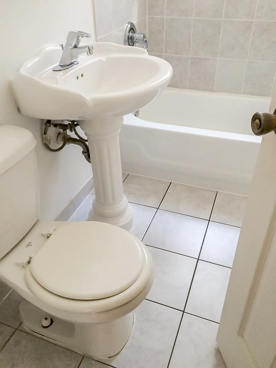 3521 N BROADWAY AVE 60657-unit#1E-Chicago-IL