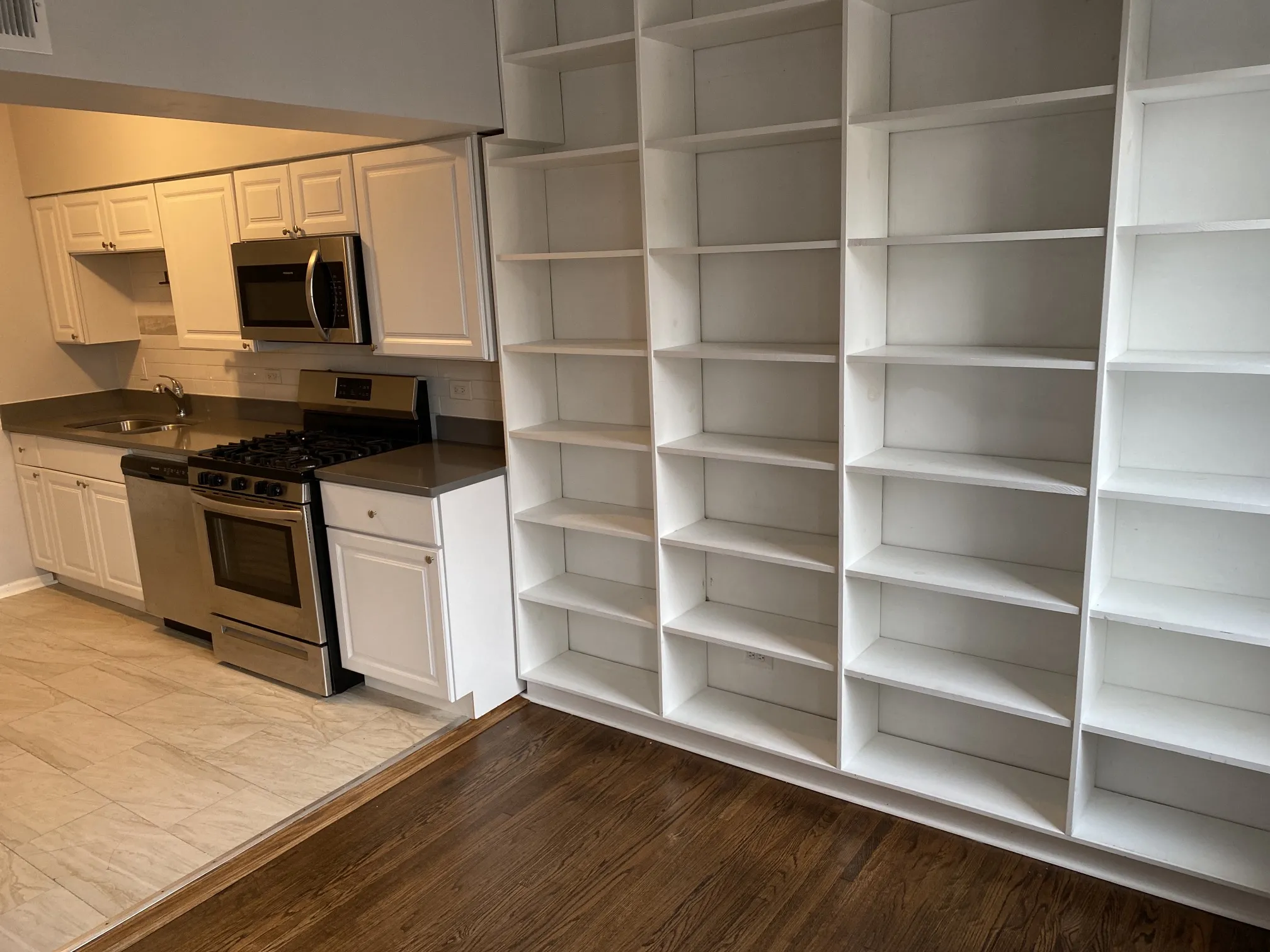 3708 N SHEFFIELD AVE 60613-unit#301-Chicago-IL