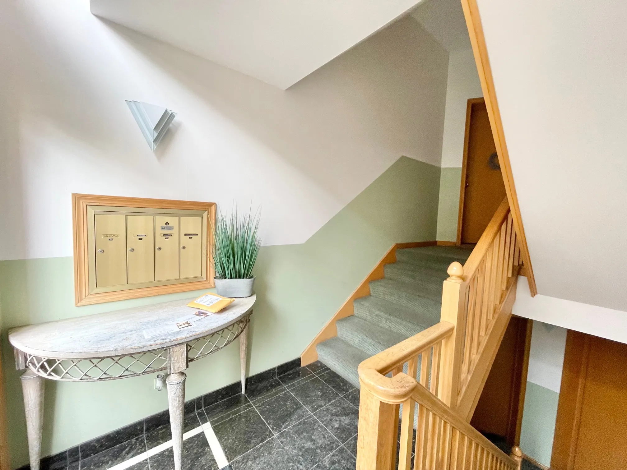 4103 N KENMORE AVE 60613-unit#GARDN-Chicago-IL