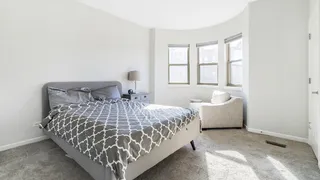 720 W EVERGREEN AVE 60610-Townhouse For Rent-Chicago-IL