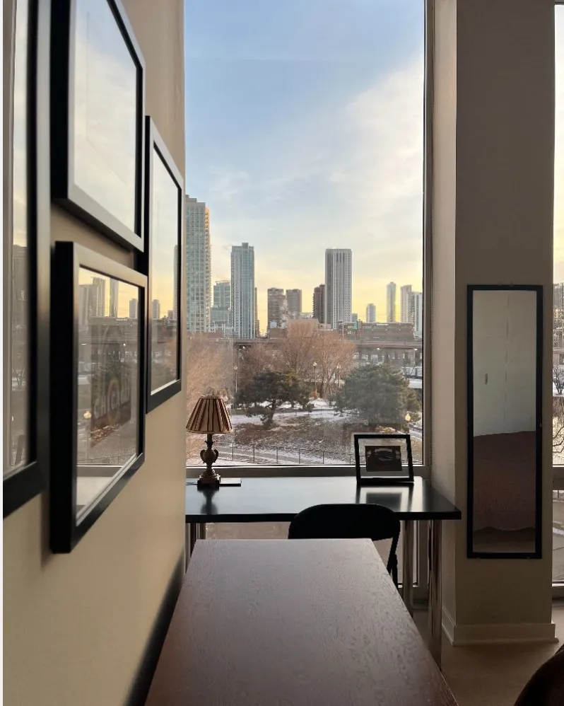 700 N LARRABEE ST 60654-Luxury Skyline & River Views w Balcony-unit#xxx-Chicago-IL