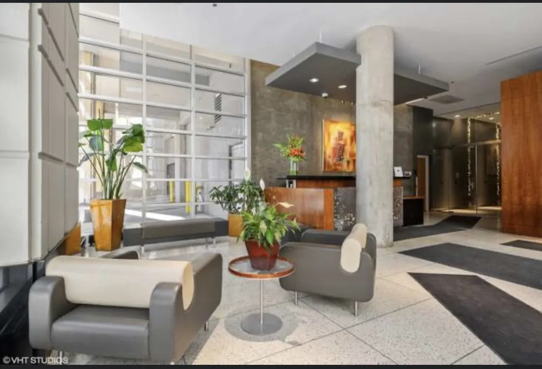 700 N LARRABEE ST 60654-Luxury Skyline & River Views w Balcony-unit#xxx-Chicago-IL