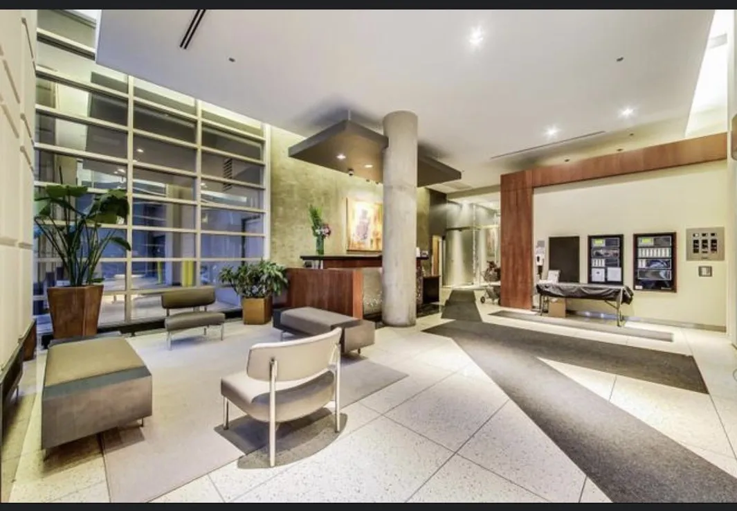 700 N LARRABEE ST 60654-Luxury Skyline & River Views w Balcony-unit#xxx-Chicago-IL