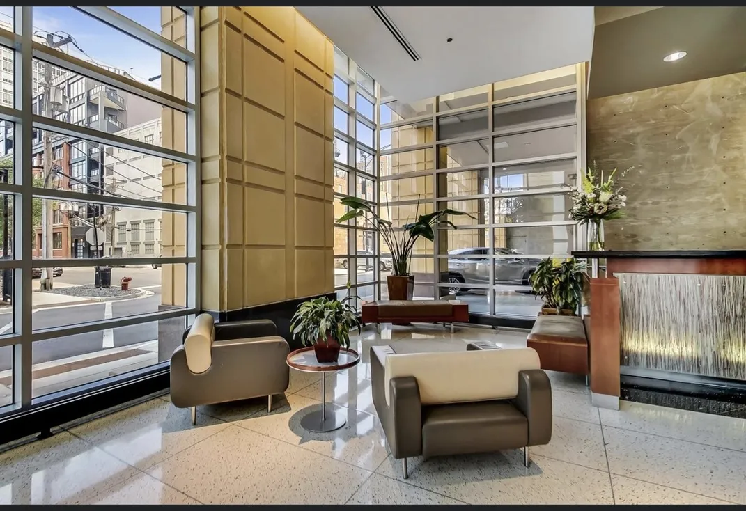700 N LARRABEE ST 60654-Luxury Skyline & River Views w Balcony-unit#xxx-Chicago-IL