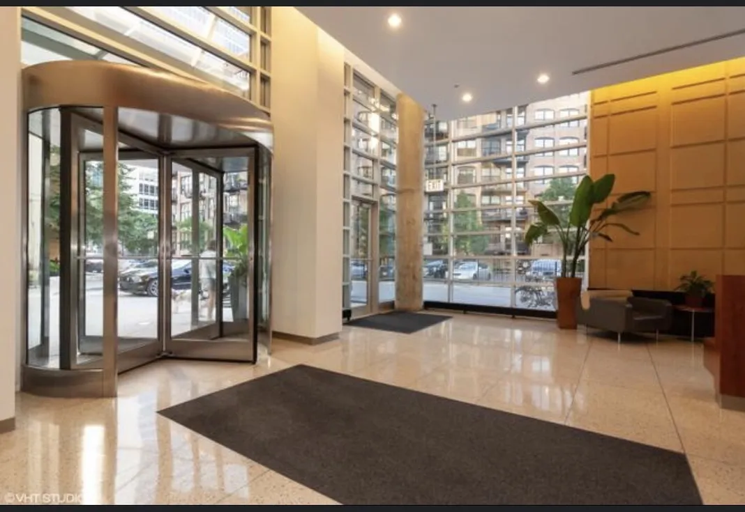 700 N LARRABEE ST 60654-Luxury Skyline & River Views w Balcony-unit#xxx-Chicago-IL
