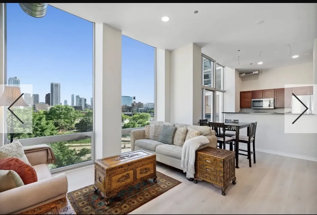 700 N LARRABEE ST 60654-Luxury Skyline & River Views w Balcony-unit#xxx-Chicago-IL