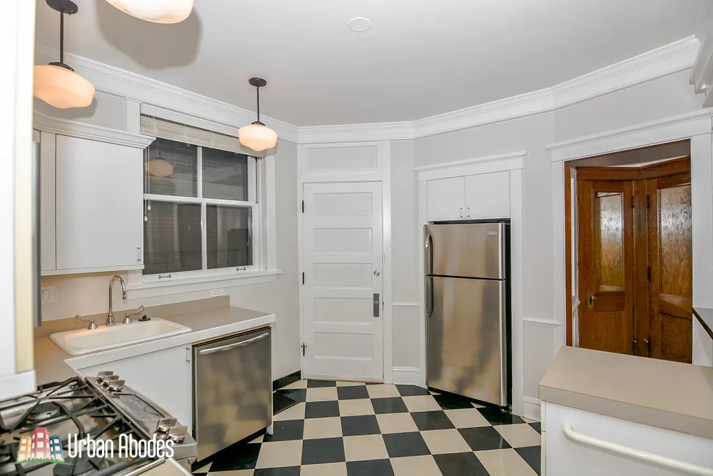 1940 W BERENICE AVE 60613-unit#2-Chicago-IL