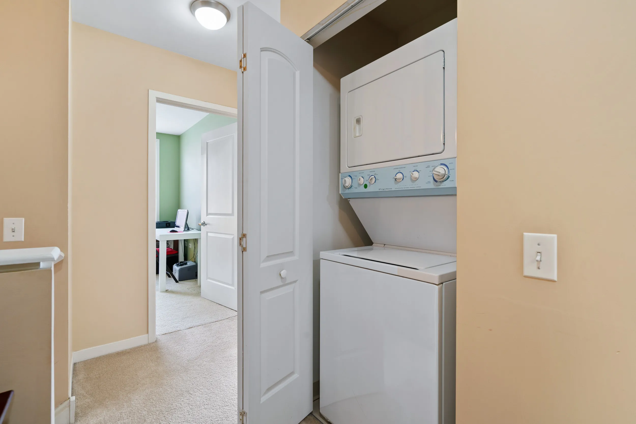 1141 N CAMBRIDGE AVE 60610-Chicago-IL