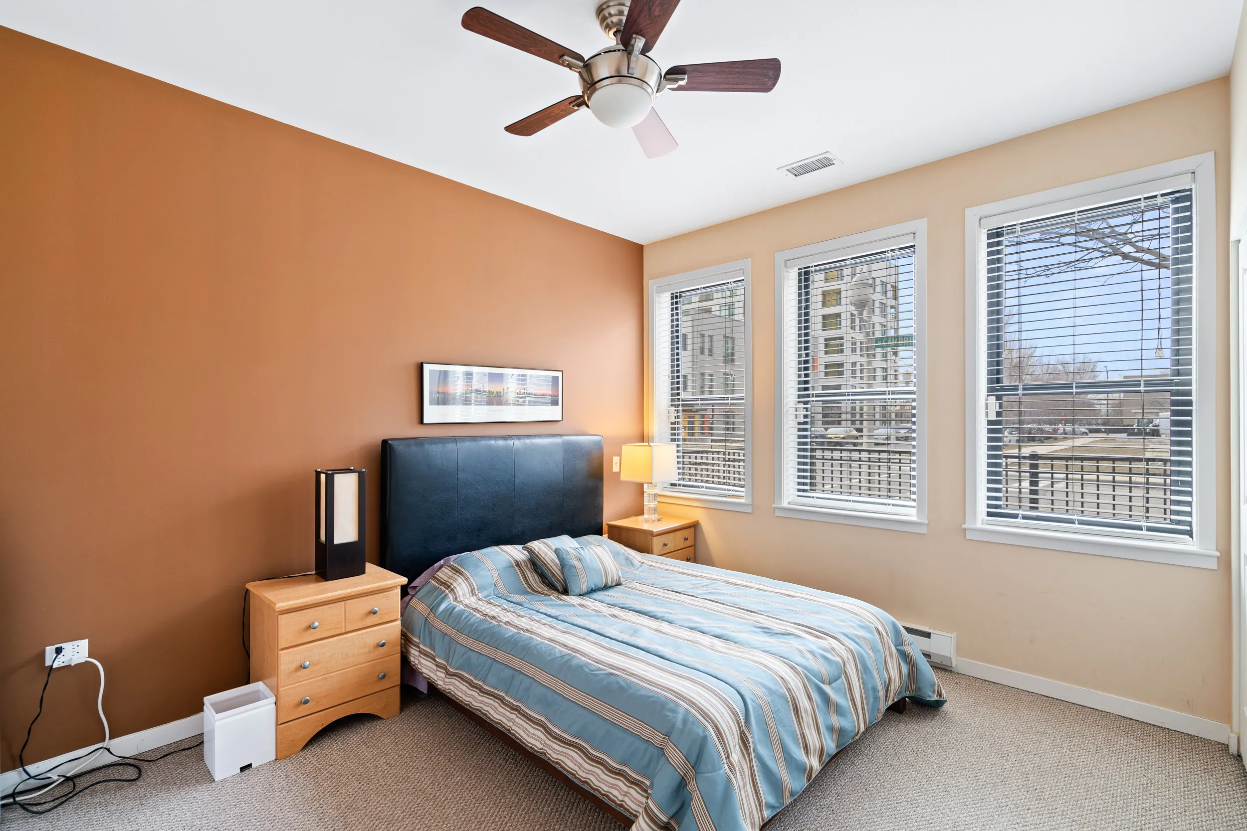 1141 N CAMBRIDGE AVE 60610-Chicago-IL