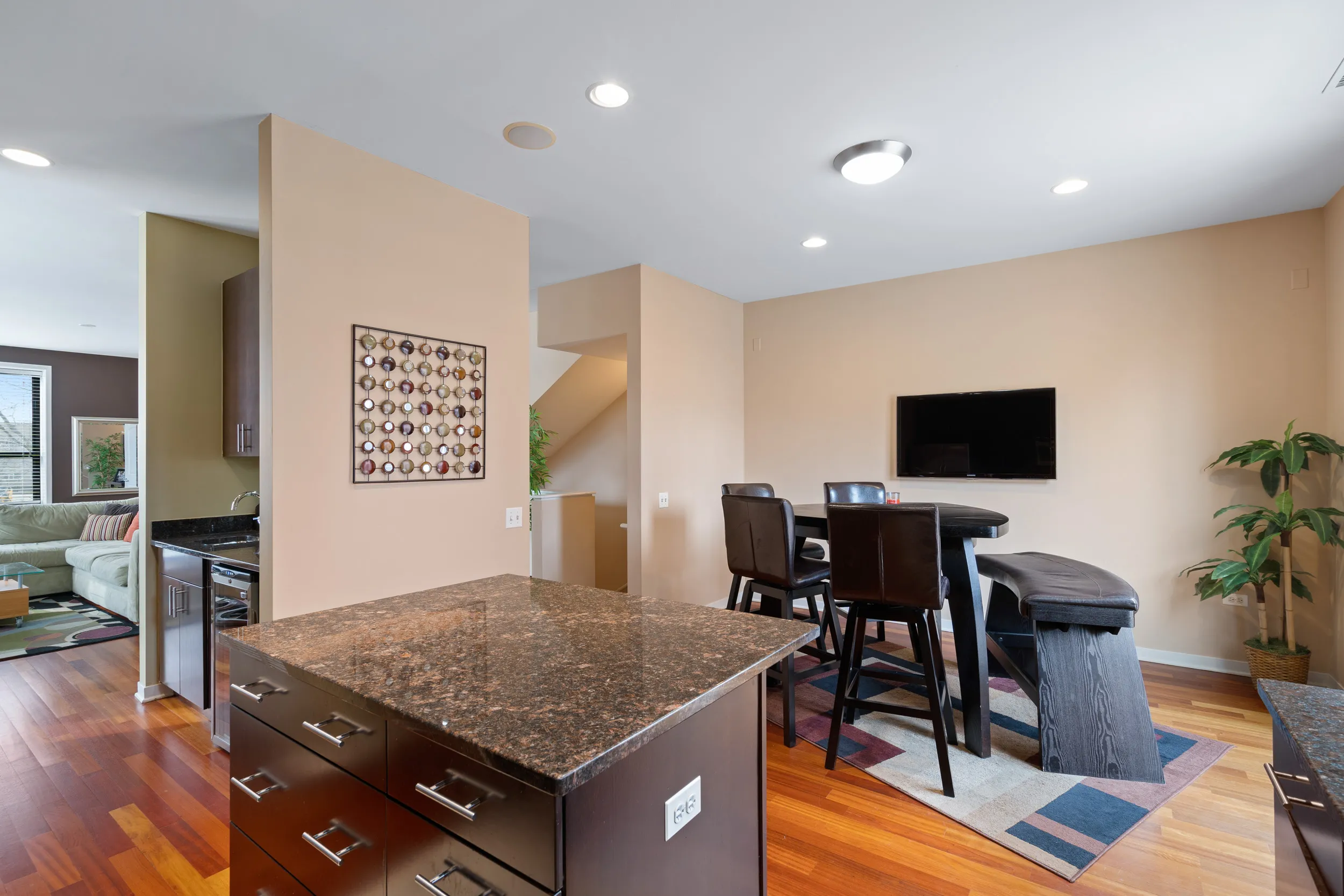 1141 N CAMBRIDGE AVE 60610-Chicago-IL