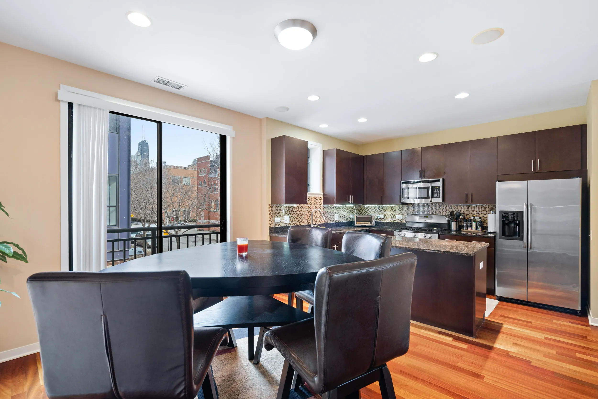 1141 N CAMBRIDGE AVE 60610-Chicago-IL