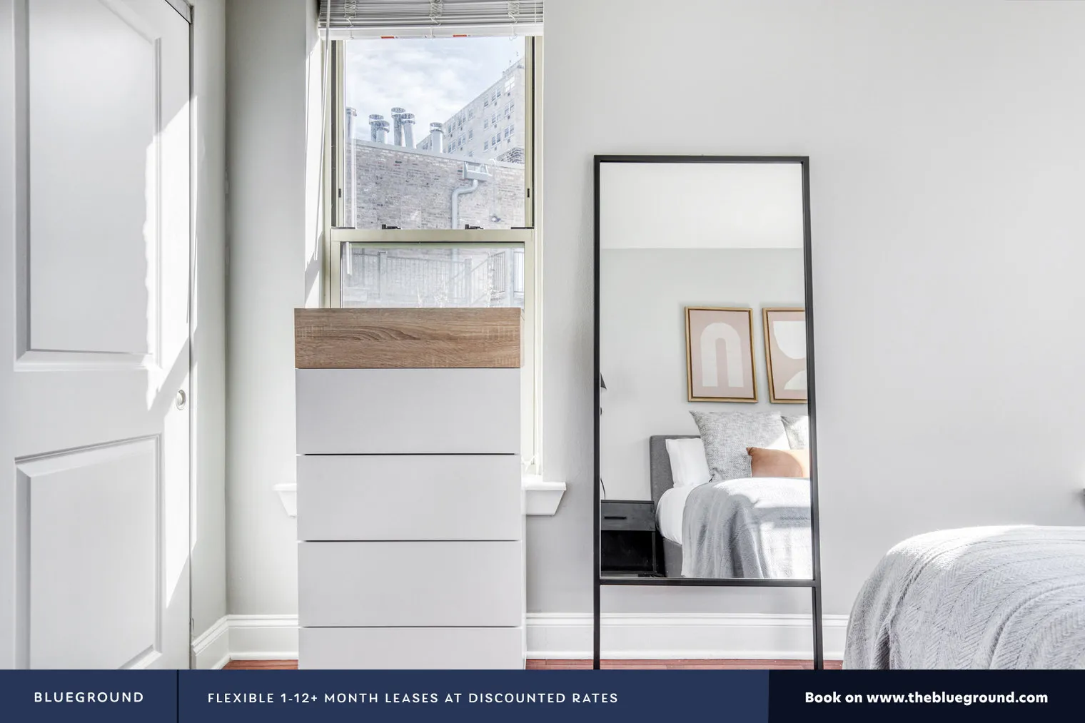 911 W SCHOOL ST 60657-3264 N. Clark-unit#ID459-Chicago-IL