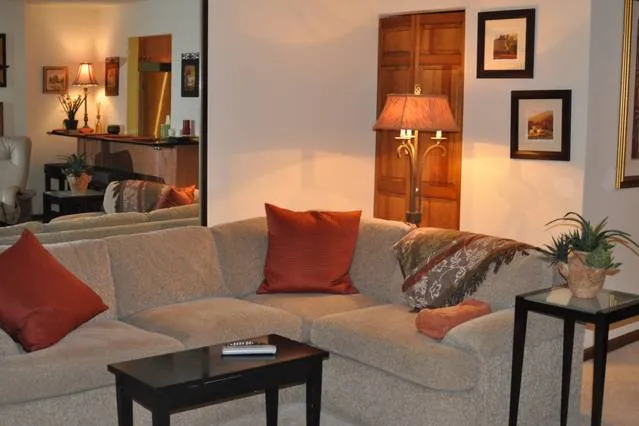 163 W DIVISION ST 60610-unit#206-Chicago-IL