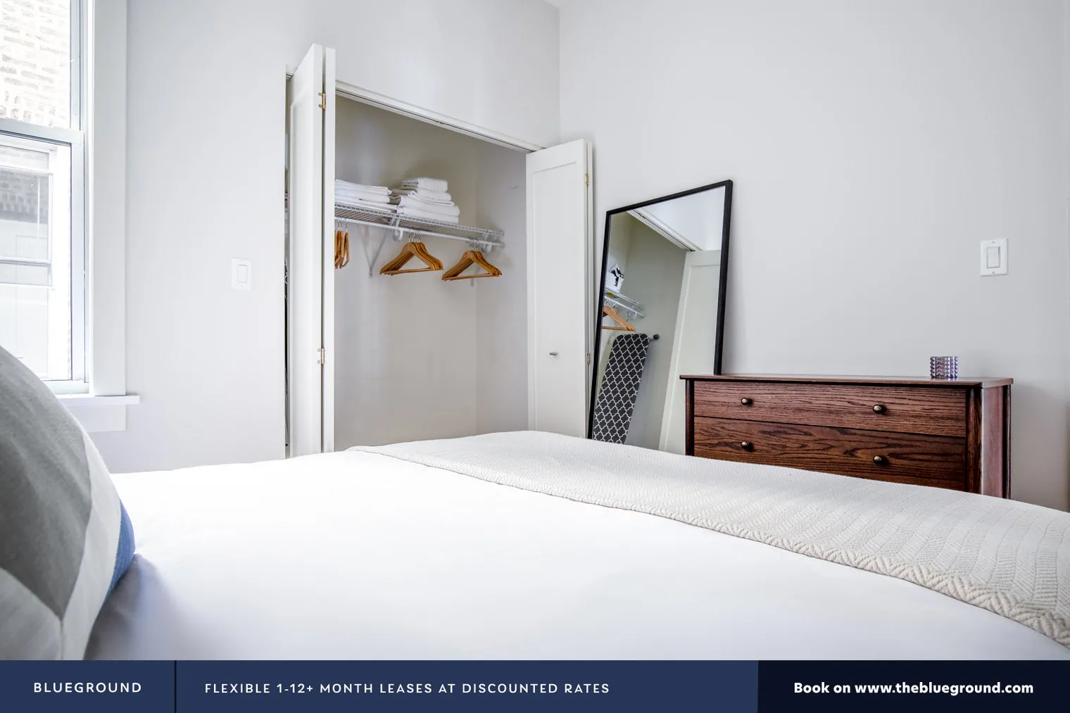 3707 N SOUTHPORT AVE 60613-3707 N. Southport Ave.-unit#ID337-Chicago-IL