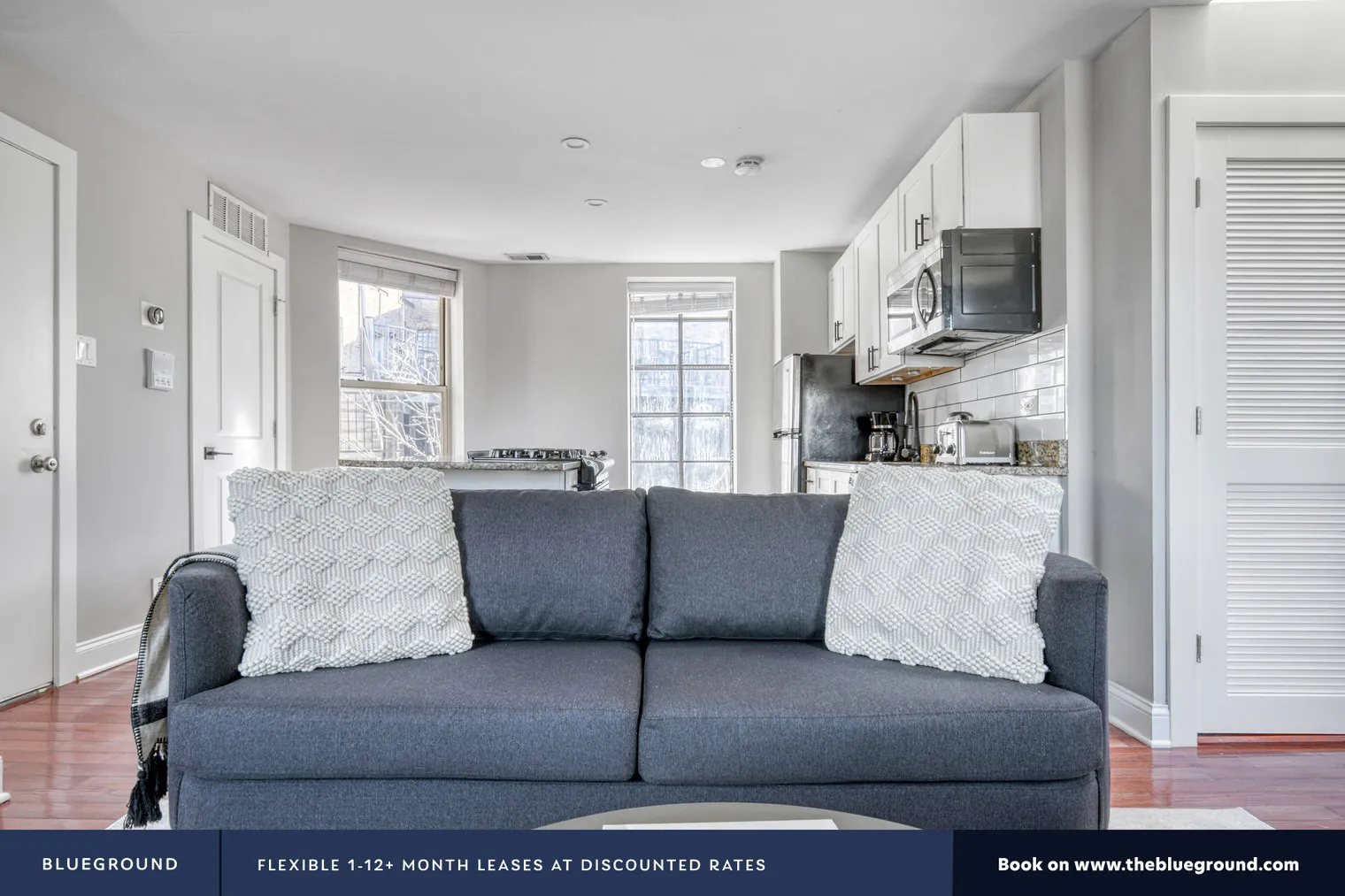 911 W SCHOOL ST 60657-3264 N. Clark-unit#ID459-Chicago-IL